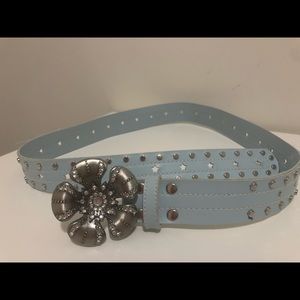NWOT Baby Blue belt w/ flower buckle